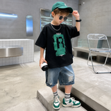 CoolBoys – Coolt & bekvämt – Outfit för pojkar med t-shirt och jeansshorts