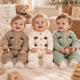 CozyHedge – Mjuk & varm – Stickad babyoverall med igelkottmönster
