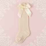 LittleCharm – Mjuka & eleganta – knästrumpor för flickor med rosett