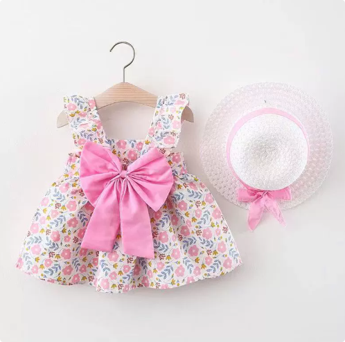 Mini Fashion™ – Sött och somrigt – Fruktklänning (inkluderar GRATIS stråhatt)