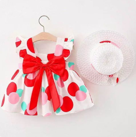 Mini Fashion™ – Sött och somrigt – Fruktklänning (inkluderar GRATIS stråhatt)