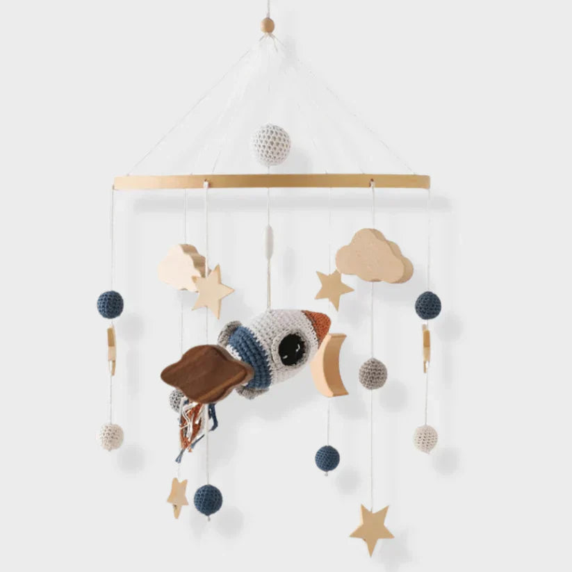 LittleNest – Naturlig ro – Babymobil i trä