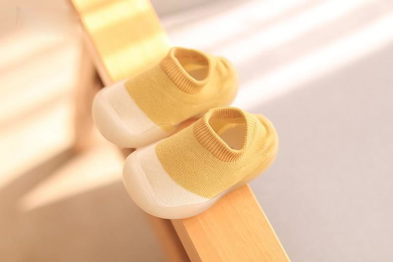 TinySteps – Komfort och säkerhet – FlexiFeet babyskor