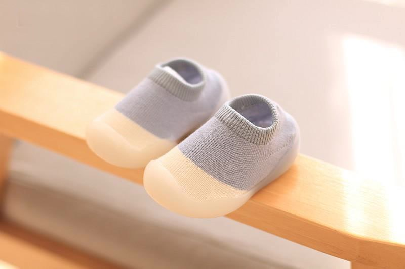 TinySteps – Komfort och säkerhet – FlexiFeet babyskor