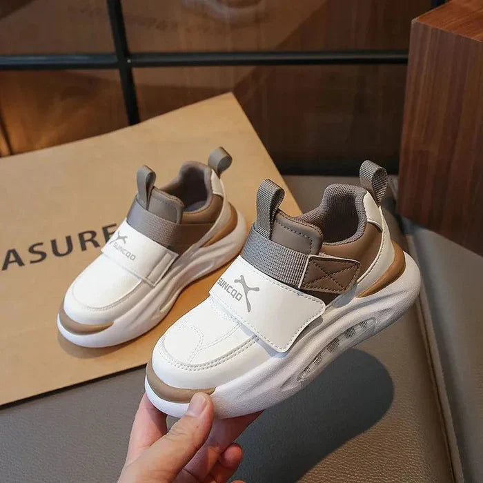 KidStride – Trendiga och funktionella – sneakers med kardborreband