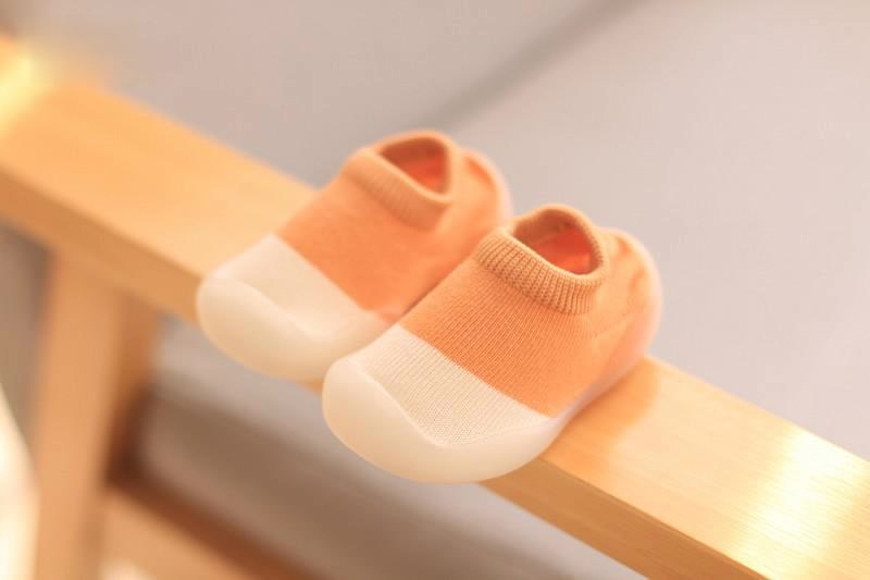 TinySteps – Komfort och säkerhet – FlexiFeet babyskor