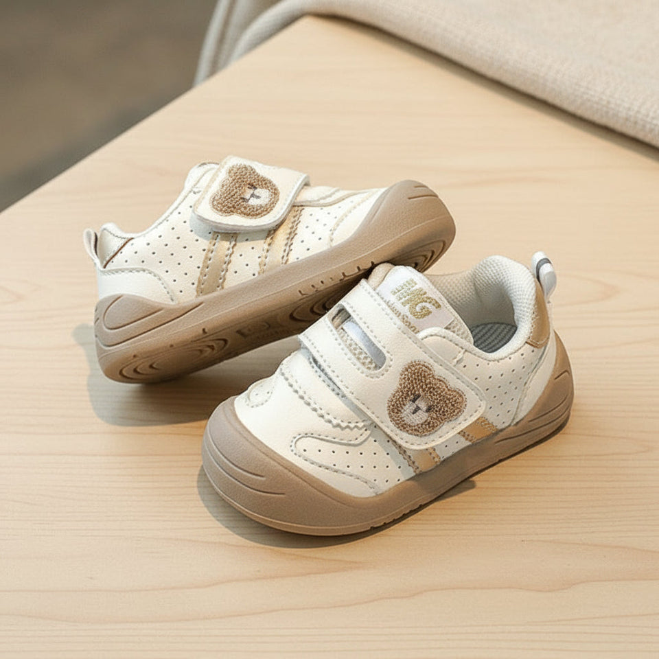 KinderMove – Robust & smidig - Sneakers med kardborreband och björnmotiv