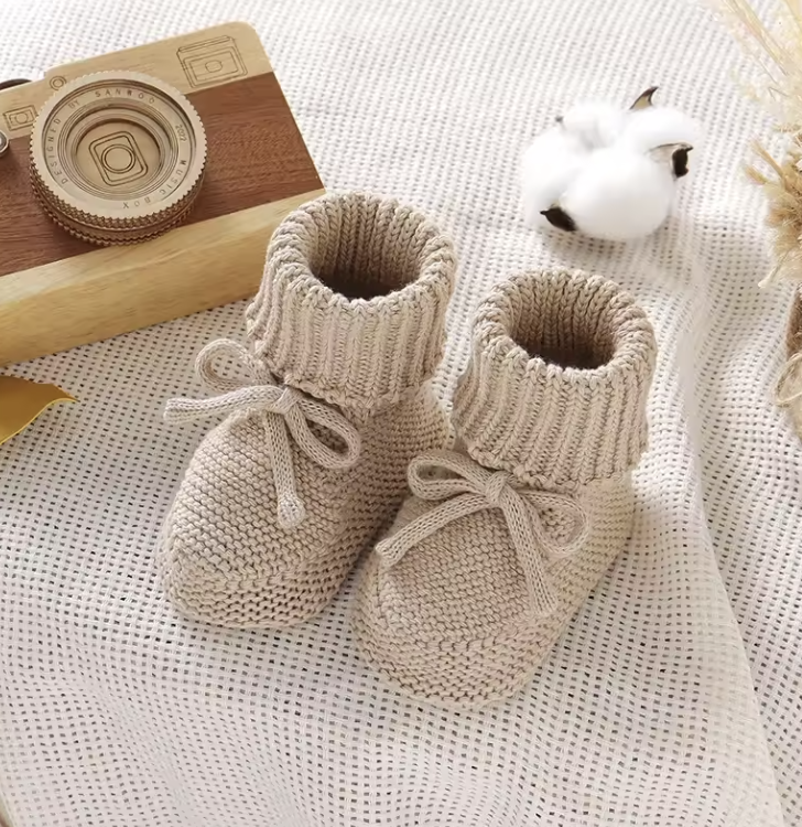 SnuggleSteps – Varma och mjuka – stickade babyskor