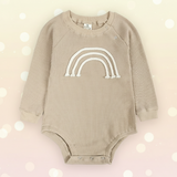 SnuggleHue – Mjuk och bekväm – Regnbågsfärgad babybody