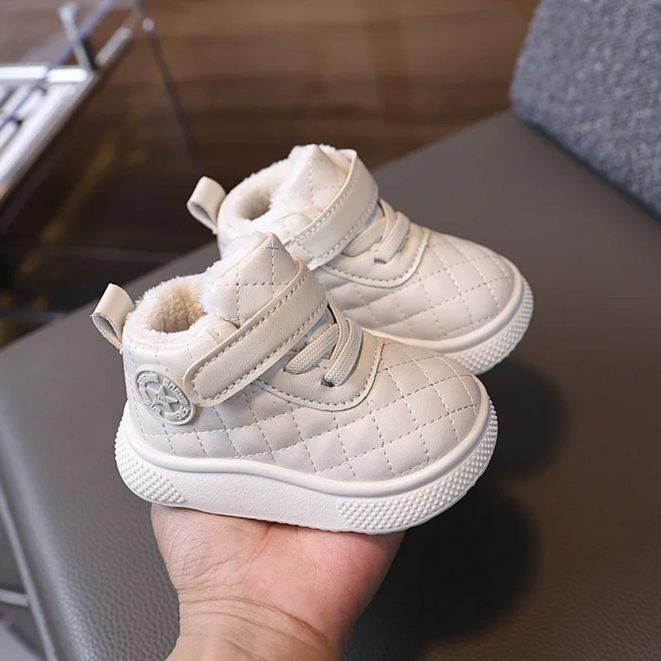 WarmWalk – Bekväma och trendiga – vinterstövlar för barn med plyschfoder