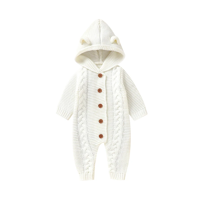 SoftKnit – Varm och söt – Stickad babyoverall med huva