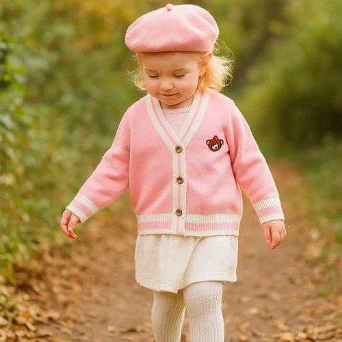 CozziWear – Varmt & trendigt – Stickad kofta med björnar