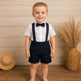 LittleDandy – Klassiskt & elegant – Bomullsshorts med hängslen, rosett & skjorta