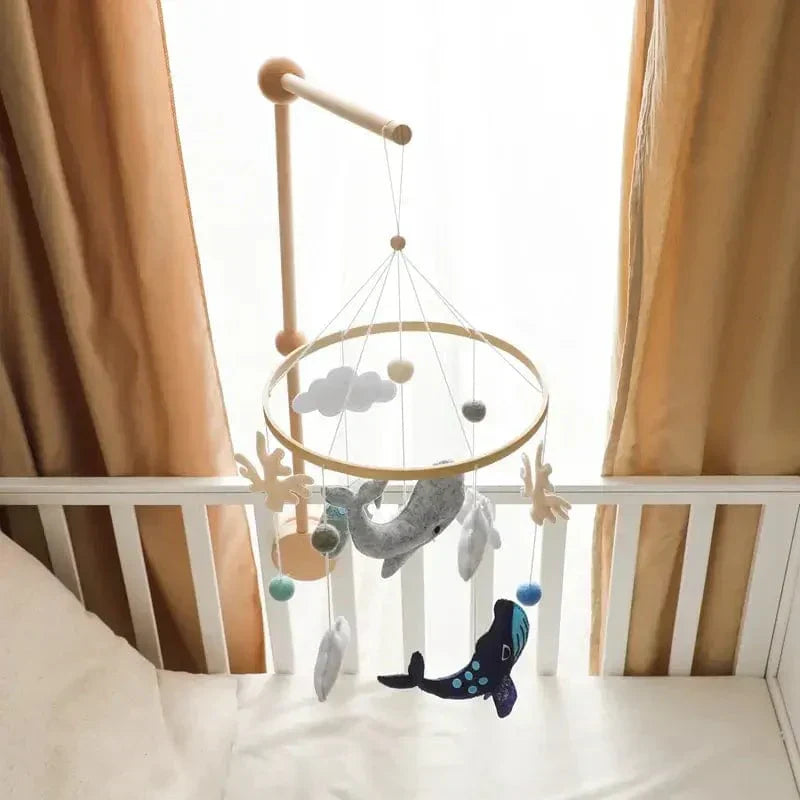 LittleNest – Naturlig ro – Babymobil i trä
