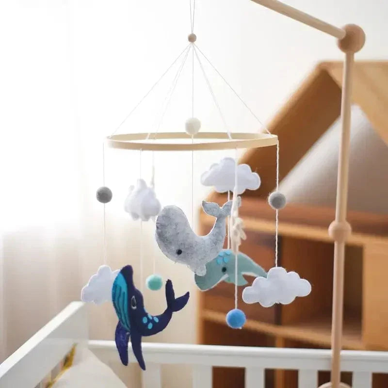 LittleNest – Naturlig ro – Babymobil i trä