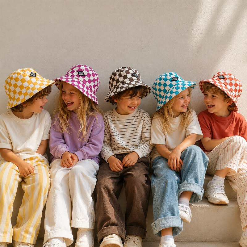 Bucket Hat – Söt & skyddande – barnmössa i rutmönster