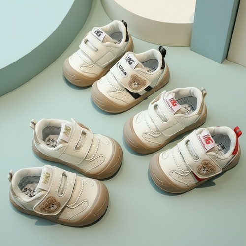 KinderMove – Robust & smidig - Sneakers med kardborreband och björnmotiv