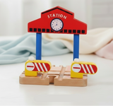 Woods – Snyggt och pedagogiskt – lekset med träbussar