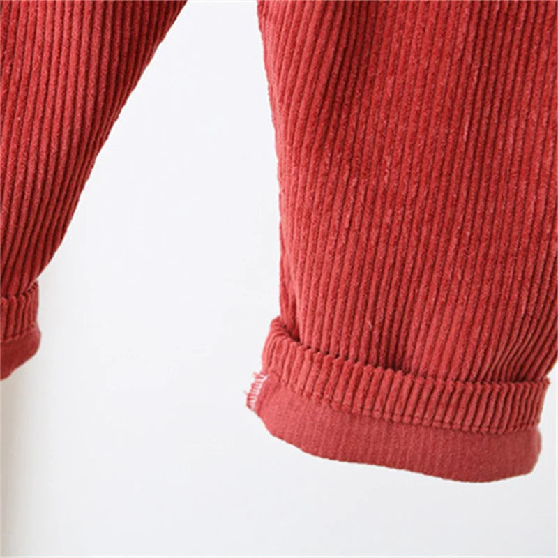 TinyTrend – Bekväma och eleganta – Ribbstickade trädgårdsbyxor
