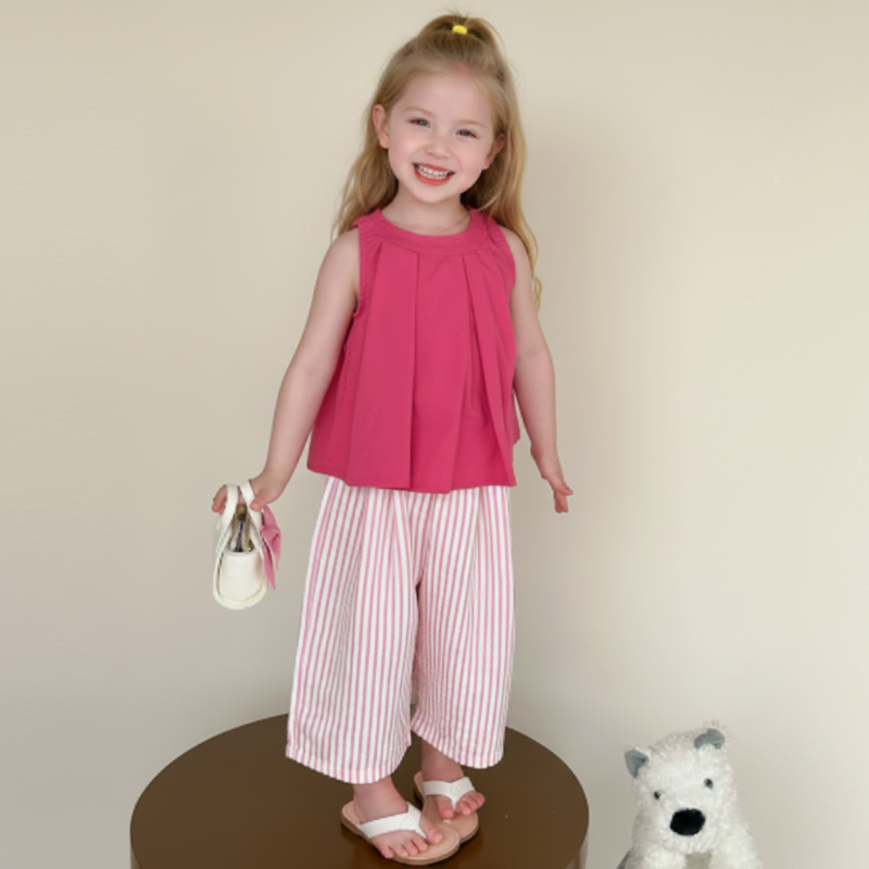 Sleeveless Tops & Pants – Mjuk & elegant – Sommarset för barn
