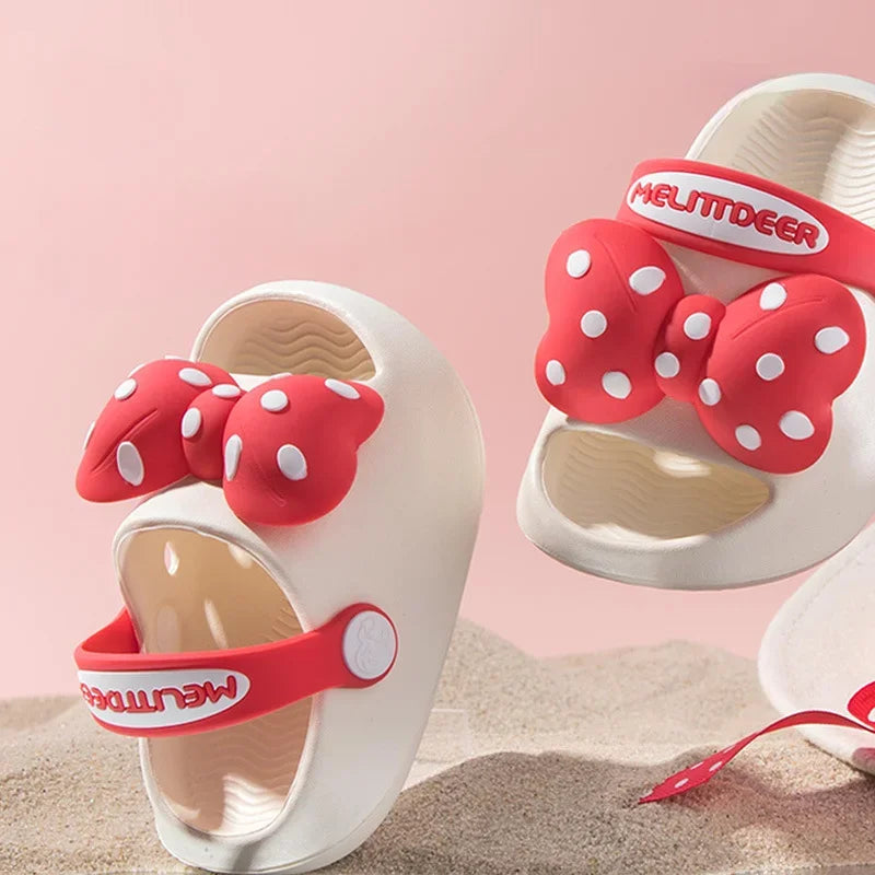 Mini Fashion – Glad och trygg – Polka Strandtofflor