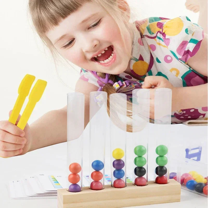 Tube Clip Beads™ - Hjärngympa - Spel för färgläggning och motoriska färdigheter