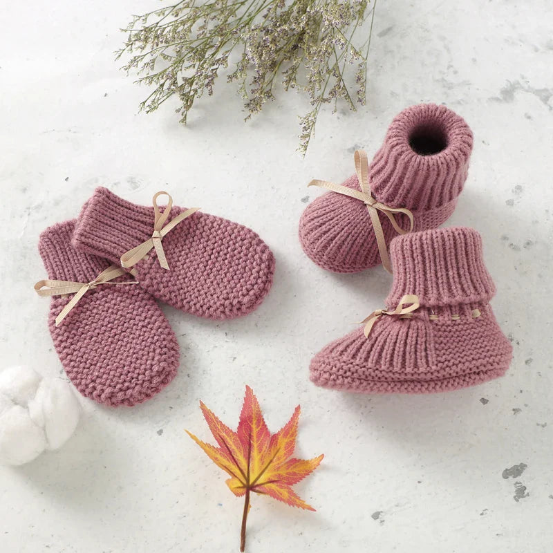 Booties & Mittens – Mjukt & varmt – Set med handskar och tossor