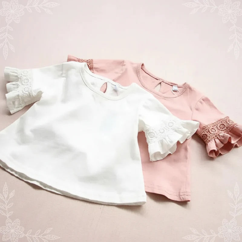 Girls Trumpet Sleeve Top – Elegans & komfort – Spetsärmar