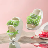 Mini Fashion – Glad och trygg – Polka Strandtofflor