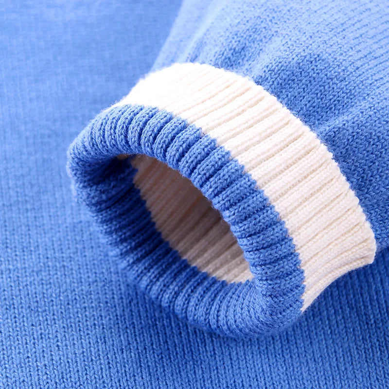 CozziWear – Varmt & trendigt – Stickad kofta med björnar