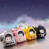 Glowing Astronaut Charm – Söt & lysande – Astronaut-nyckelring