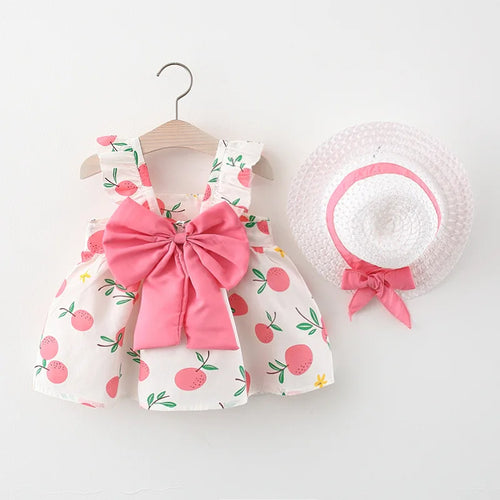 Mini Fashion™ – Sött och somrigt – Fruktklänning (inkluderar GRATIS stråhatt)