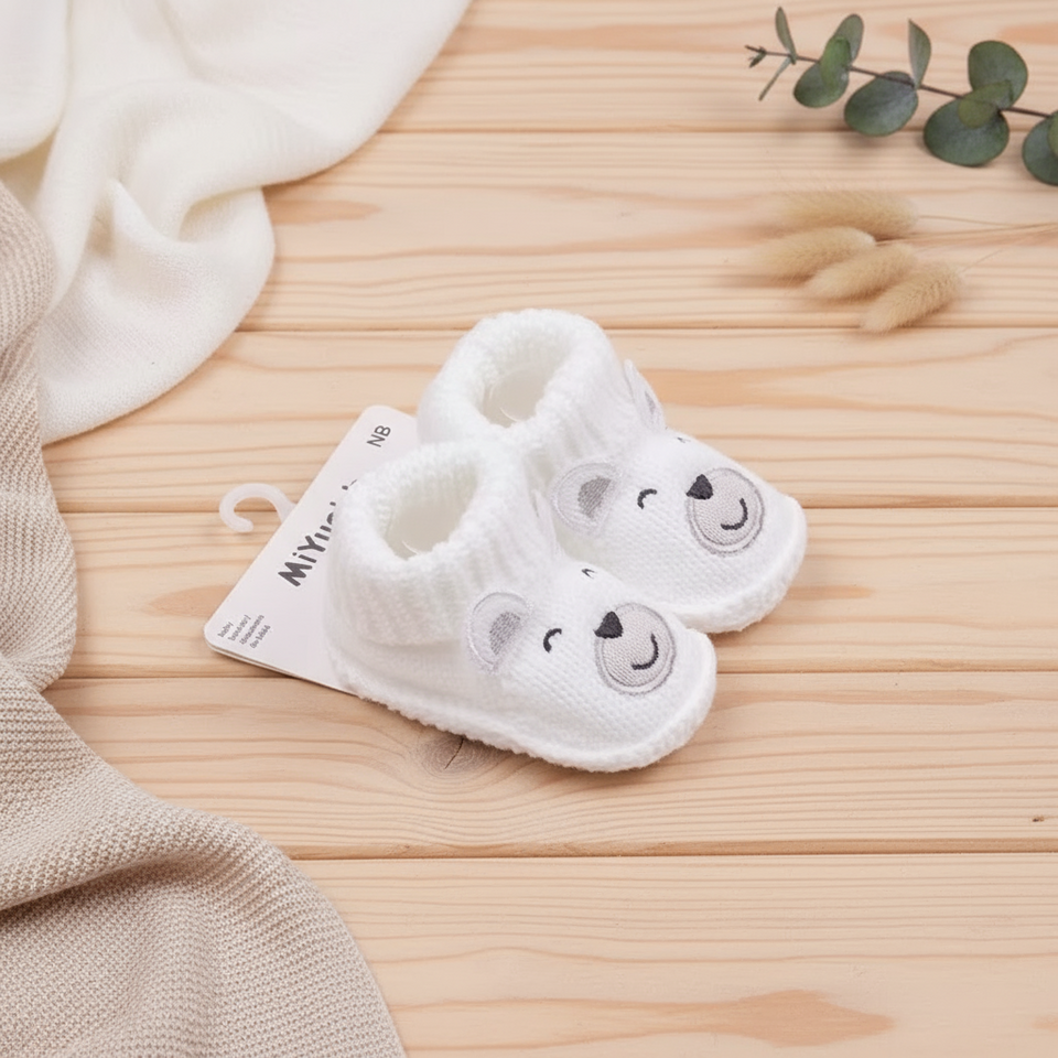 Mini Fashion – Stickade babyskor (3–6 månader)