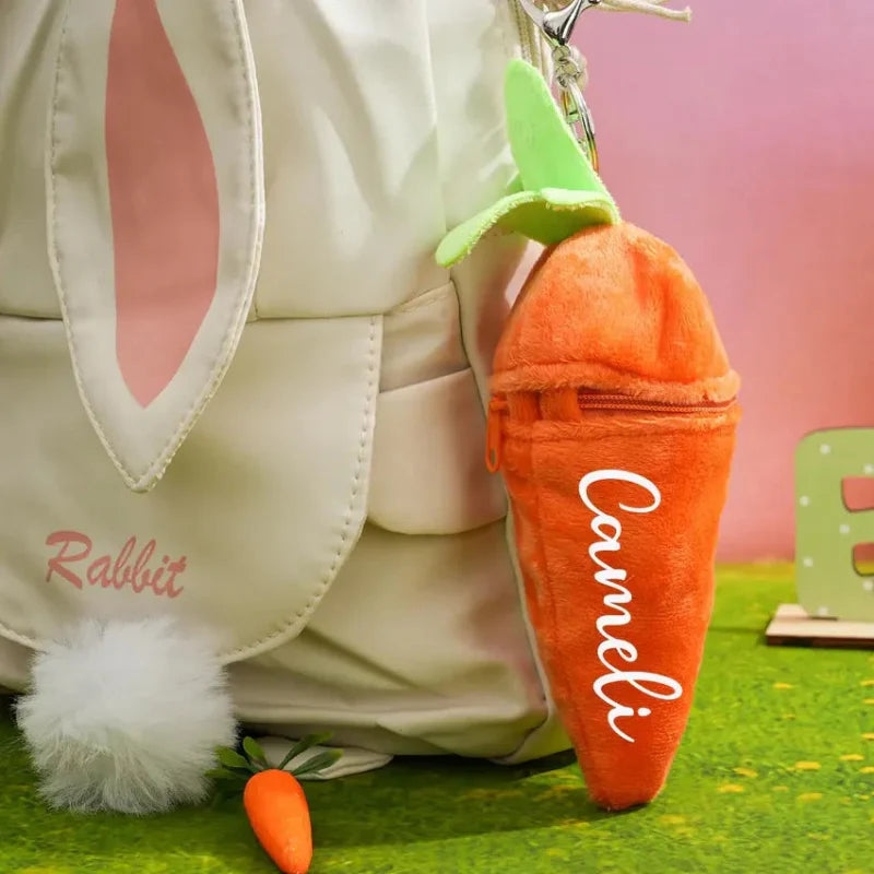 Personalized Bunny – Den perfekta påskpresenten – Mjuk kanin med morot och namn