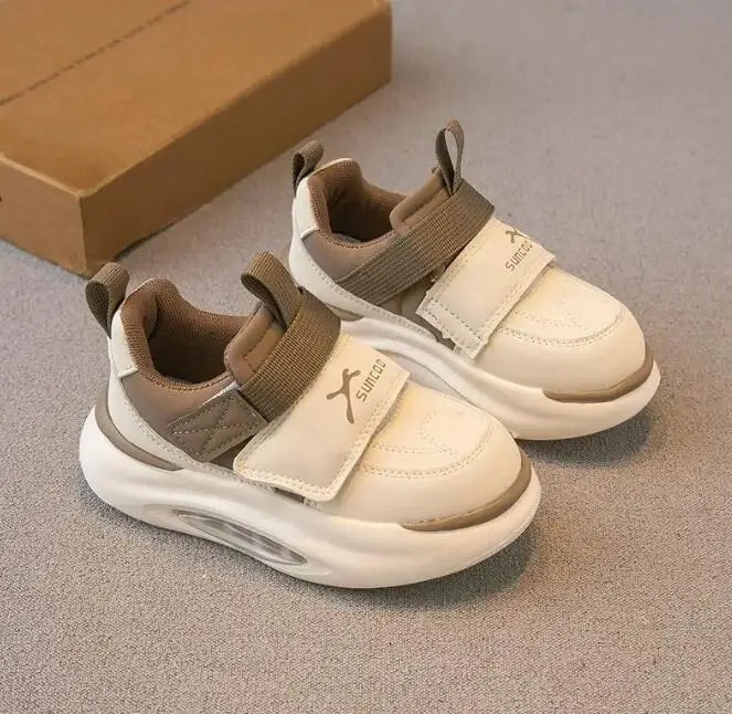 KidStride – Trendiga och funktionella – sneakers med kardborreband
