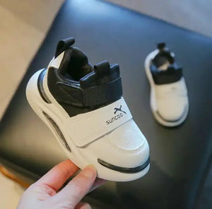 KidStride – Trendiga och funktionella – sneakers med kardborreband