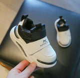 KidStride – Trendiga och funktionella – sneakers med kardborreband