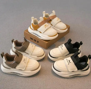 KidStride – Trendiga och funktionella – sneakers med kardborreband