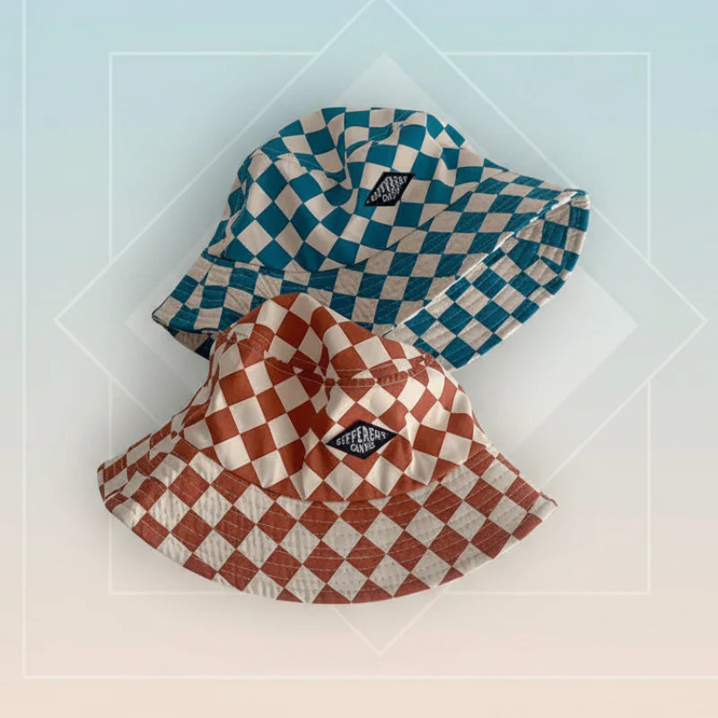 Bucket Hat – Söt & skyddande – barnmössa i rutmönster