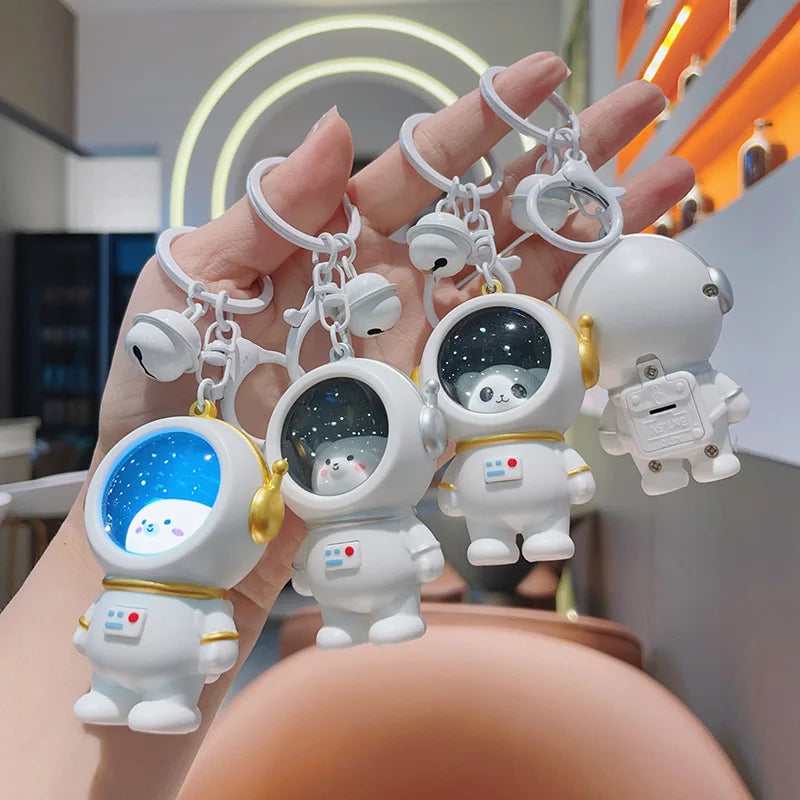 Glowing Astronaut Charm – Söt & lysande – Astronaut-nyckelring